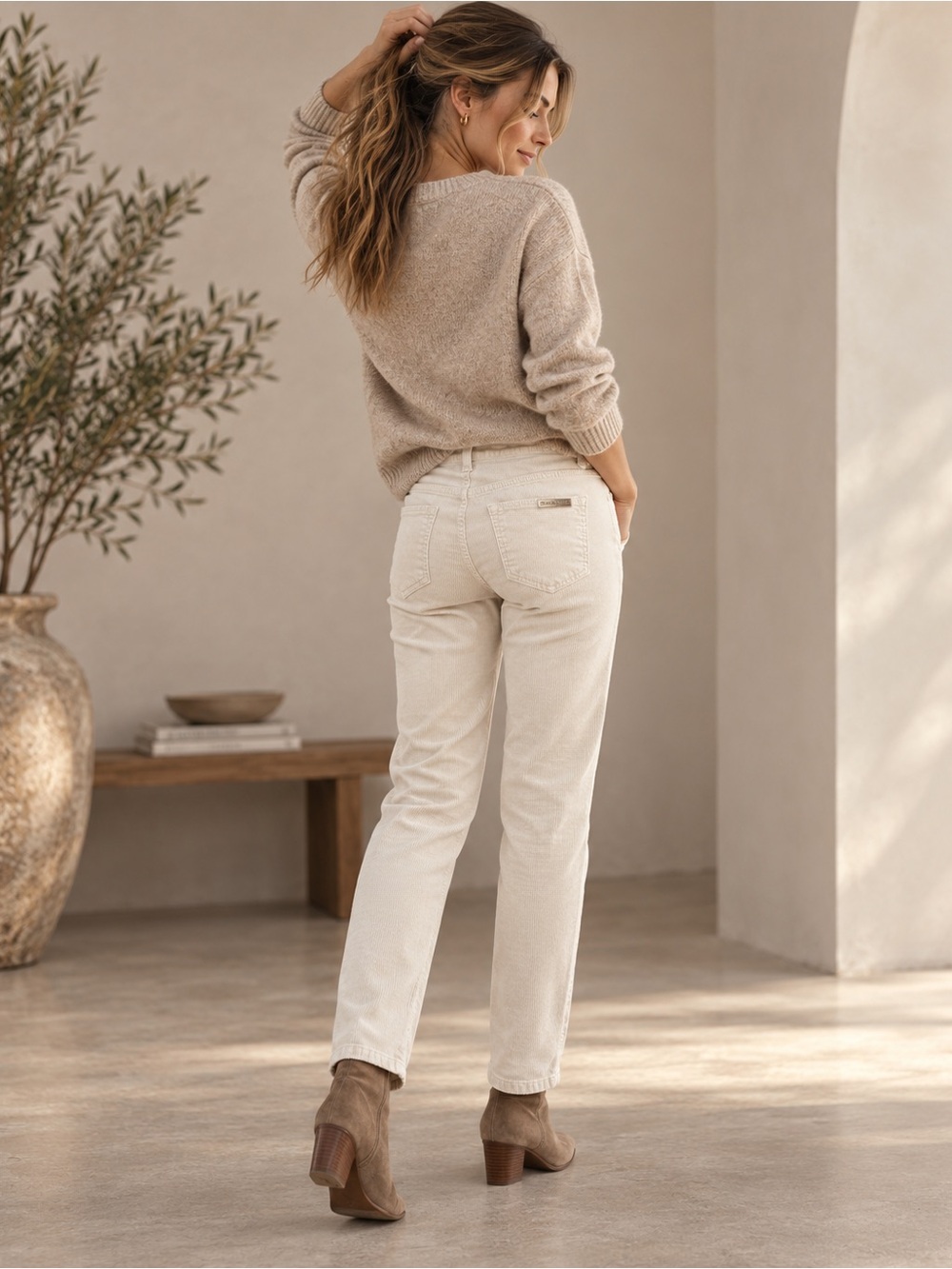 Tommy Hilfiger size 8 Cream Corduroy Pants with Branded Button